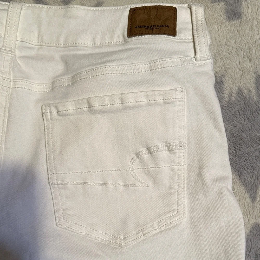 American Eagle Outfitters stylish white